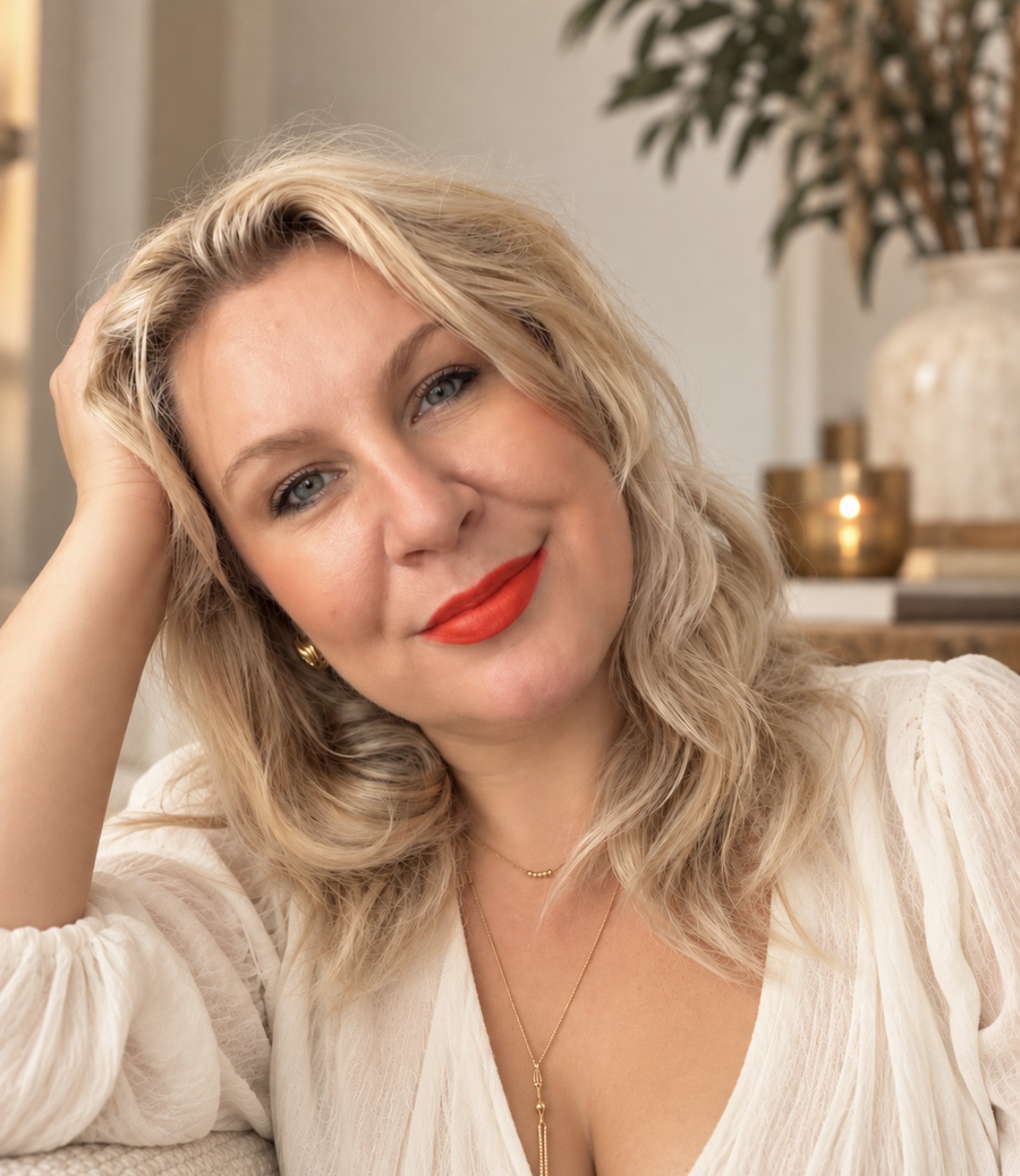 Portrait of Leona Rae, Kundalini Awareness Facilitator Training trainer